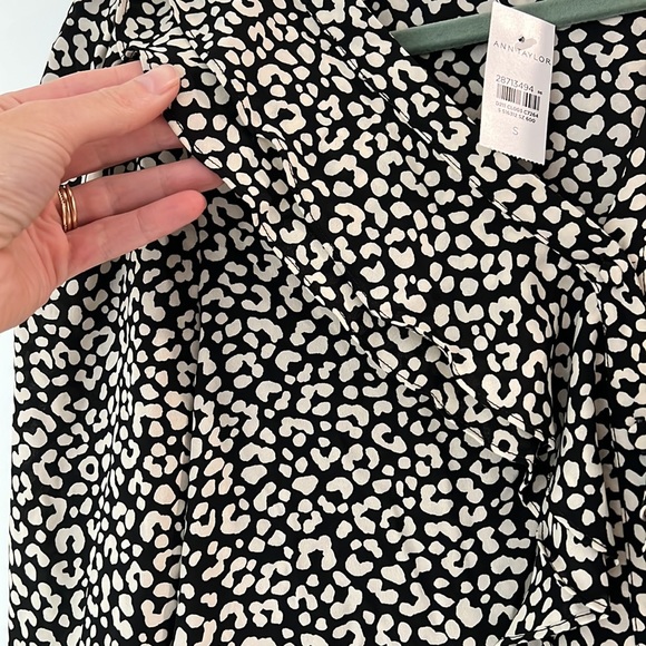 Ann Taylor blouse - Picture 3 of 3